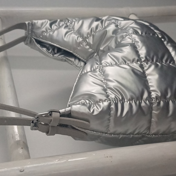 Silver quilted puffer bag new - Picture 5 of 5